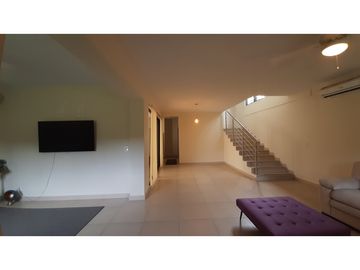 Vendo amplia Casa de 4 recámaras en River Valley!!