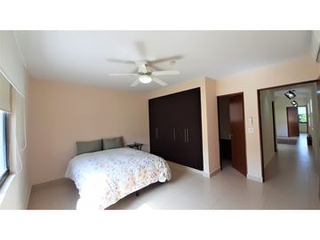 Vendo amplia Casa de 4 recámaras en River Valley!!