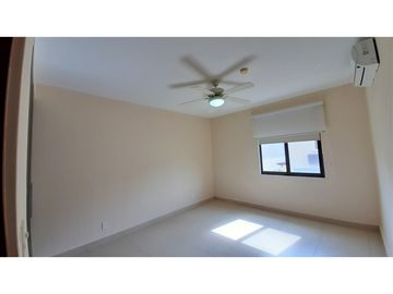 Vendo amplia Casa de 4 recámaras en River Valley!!