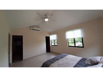 Vendo amplia Casa de 4 recámaras en River Valley!!