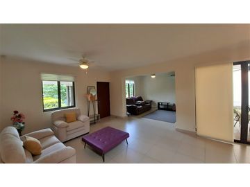 Vendo amplia Casa de 4 recámaras en River Valley!!
