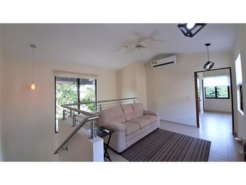 Vendo amplia Casa de 4 recámaras en River Valley!!