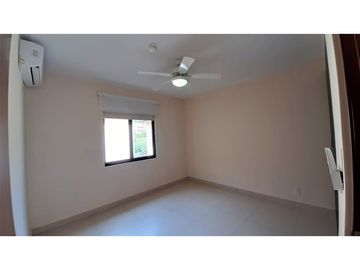 Vendo amplia Casa de 4 recámaras en River Valley!!