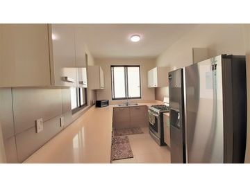 Vendo amplia Casa de 4 recámaras en River Valley!!