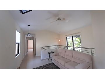 Vendo amplia Casa de 4 recámaras en River Valley!!