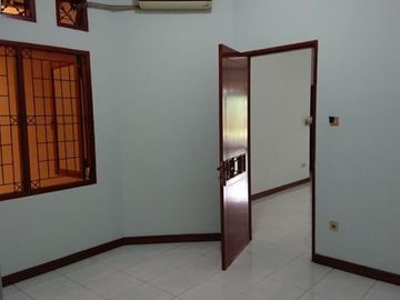 DIJUAL RUMAH 1.5 LT, SIAP HUNI, DLM PERUMAHAN EKSLUSIF DI SUKMAJAYA