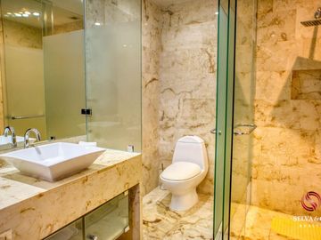Departamento con plunge pool, terraza vista verde, venta Ikal Living Playacar