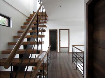 CASAS MODERNAS EN VENTA EN SANGOLQUI SECTOR SAN NICOLAS (CB)