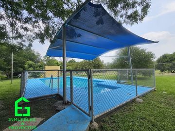 Casa de Campo con Alberca  Zona Montemorelos