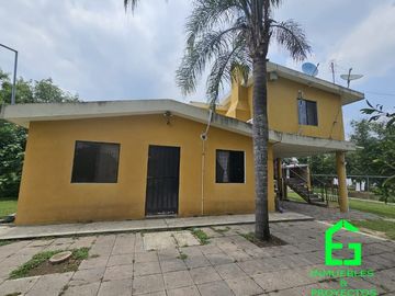 Casa de Campo con Alberca  Zona Montemorelos