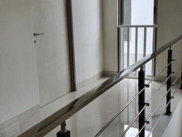 Rumah Gress Greenland Residence , Strategis