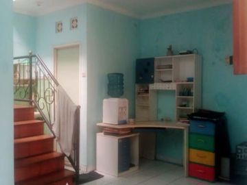 ATina Rumah 2 Lantai Kamar Banyak Beji