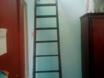 ATina Rumah 2 Lantai Kamar Banyak Beji