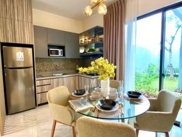 Dakota suvarna sutera Rumah 2 lantai di pusat CBD