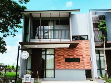 Dakota suvarna sutera Rumah 2 lantai di pusat CBD