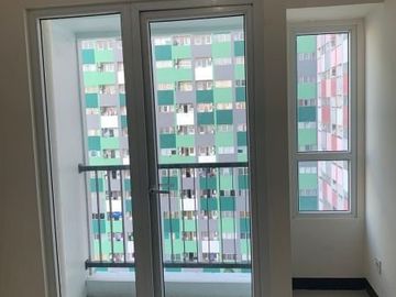 Apartemen Sentra Timur,kosong,lantai tinggi,harga 700 juta