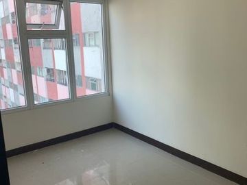 Apartemen Sentra Timur,kosong,lantai tinggi,harga 700 juta