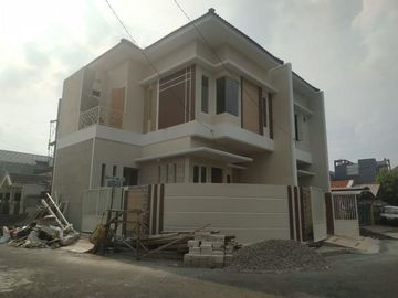 Rumah Nginden Intan Timur baruu gress 1.85 M