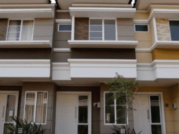 Amarillo Gading Serpong Rumah Mewah FullFurnish AC Kanopi Harga Murah