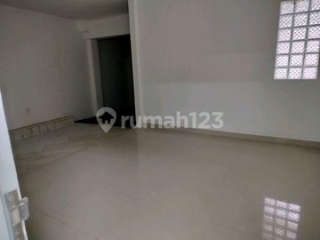 Ruko Dekàt Kelapa Gading dan Dekàt Area Perbelanjàan