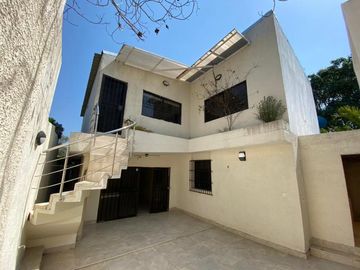 casa en arriendo/venta en el porvenir. Cod V21861