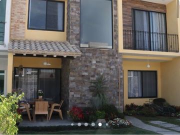 CASA NUEVA CON ALBERCA EN CONDOMINIO EN VENTA UBICADA EN JIUTEPEC