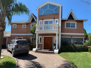Venta Chalet 6 Ambientes Country Campos de Alvarez