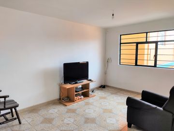 INMUEBLE CON LOCAL COMERCIAL SOBRE AV. 16 de DE SEPTIEMBRE PARA EMPRESA, OFICINA