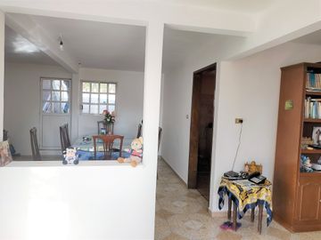 INMUEBLE CON LOCAL COMERCIAL SOBRE AV. 16 de DE SEPTIEMBRE PARA EMPRESA, OFICINA