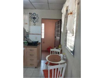 VENDO CASA EN LA CHORRERA BRISAS DE VALLE DORADO 3R