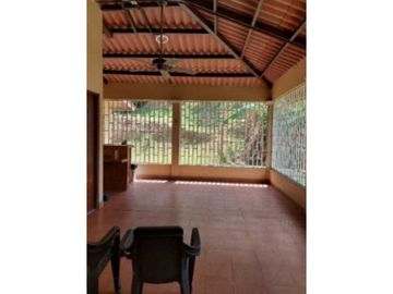VENDO CASA EN LA CHORRERA BRISAS DE VALLE DORADO 3R