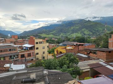 VENDO PROPIEDAD BIEN BARATA EN BARBOSA ANTIOQUIA.