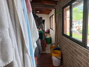 VENDO PROPIEDAD BIEN BARATA EN BARBOSA ANTIOQUIA.