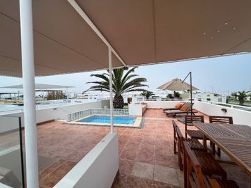 ÁMPLIA CASA DE PLAYA EN VENTA CON VISTA AL MAR EN PLAYA GAVIOTAS, ASIA