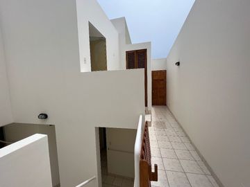 ÁMPLIA CASA DE PLAYA EN VENTA CON VISTA AL MAR EN PLAYA GAVIOTAS, ASIA