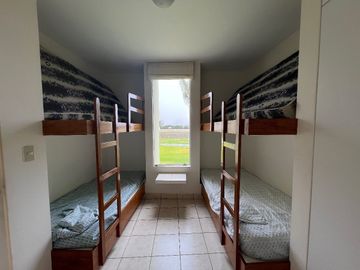 ÁMPLIA CASA DE PLAYA EN VENTA CON VISTA AL MAR EN PLAYA GAVIOTAS, ASIA
