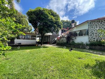 Venta propiedad en  Santa María - V273
