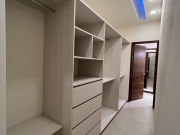 Casa Nueva e Inteligente con Alberca y 4 Rec. - Jardines de Delicias, Cuernavaca