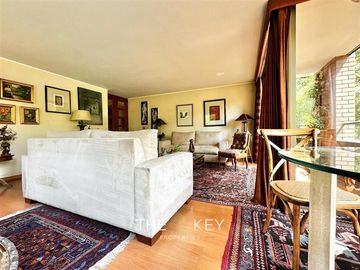 Depto Venta de 4 Dormitorios y Terraza - Vitacura