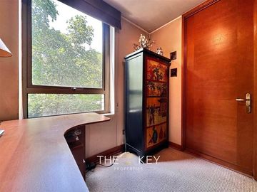 Depto Venta de 4 Dormitorios y Terraza - Vitacura