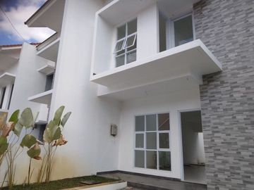 Unit Terbatas Rumah Siap Huni 2LT Mainroad Cisaranten Arcamanik Antapani Best Seller