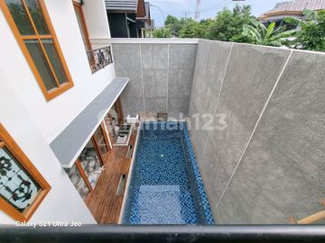 Rumah Sultan Mewah Ada Kolam Renang Rooftop Gazebo Kayu Ulin Shm Kawasan Hijau Asri Tenang Dekat Taman Kota di BSD