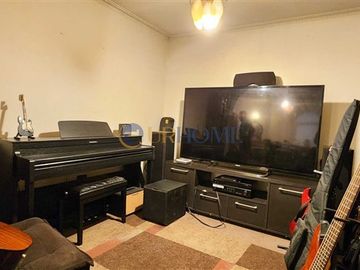 Se Vende Casa en Ñuñoa 4 dormitorios 2 baños, Oportunidad.