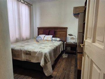 Se Vende Casa en Ñuñoa 4 dormitorios 2 baños, Oportunidad.