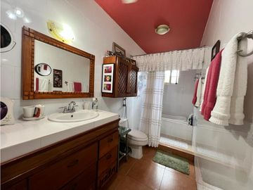 VENTA CASA CON PISCINA EN  ALTOS DEL MARIA