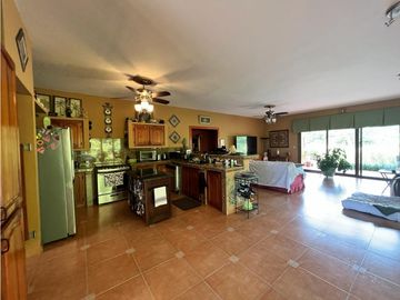 VENTA CASA CON PISCINA EN  ALTOS DEL MARIA