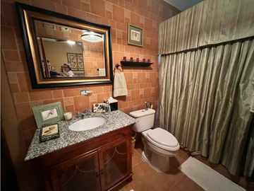 VENTA CASA CON PISCINA EN  ALTOS DEL MARIA