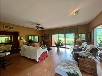 VENTA CASA CON PISCINA EN  ALTOS DEL MARIA
