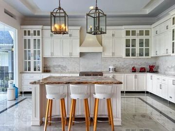 DIJUAL BANGUNAN LUAS / VILLA MEWAH di HAMBALANG / SENTUL, BOGOR