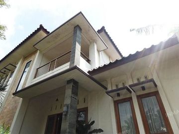 Rumah lokasi strategs di kawasan elit Villa Puncak Tidar